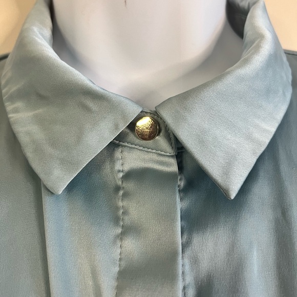 H&M “Satin-Like” Collar Button Down Top - Picture 7 of 10